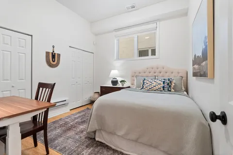 $725,000 | 1322 West Belmont Avenue, Unit 1W, Chicago, IL 60657