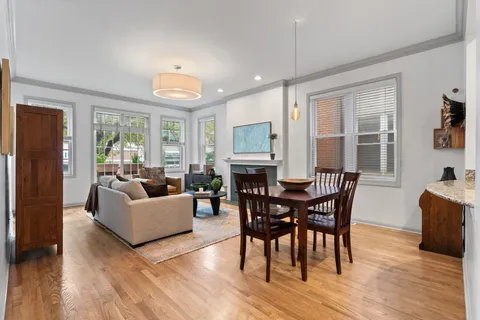 $725,000 | 1322 West Belmont Avenue, Unit 1W, Chicago, IL 60657