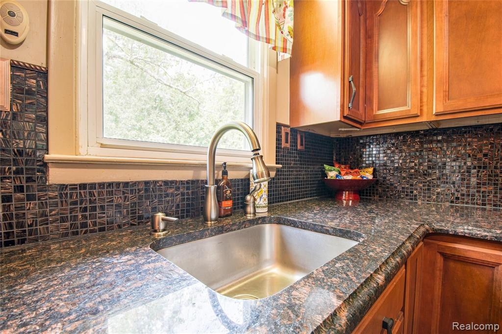 26159 Middlebelt Road Farmington Hills, MI 48334 - Photo 10 of 33