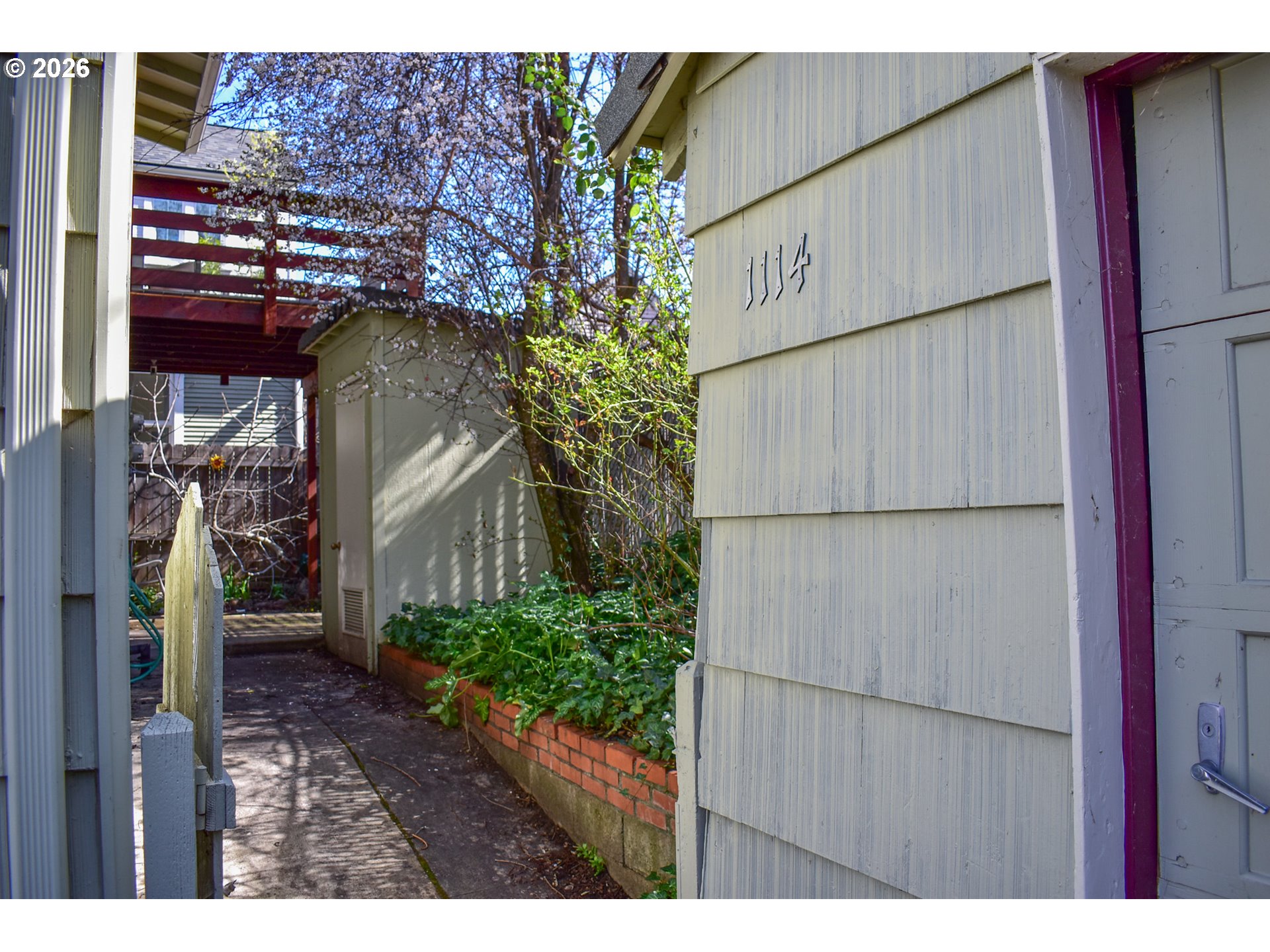 1114 Reddy Avenue Medford, OR 97504 - Photo 13 of 44