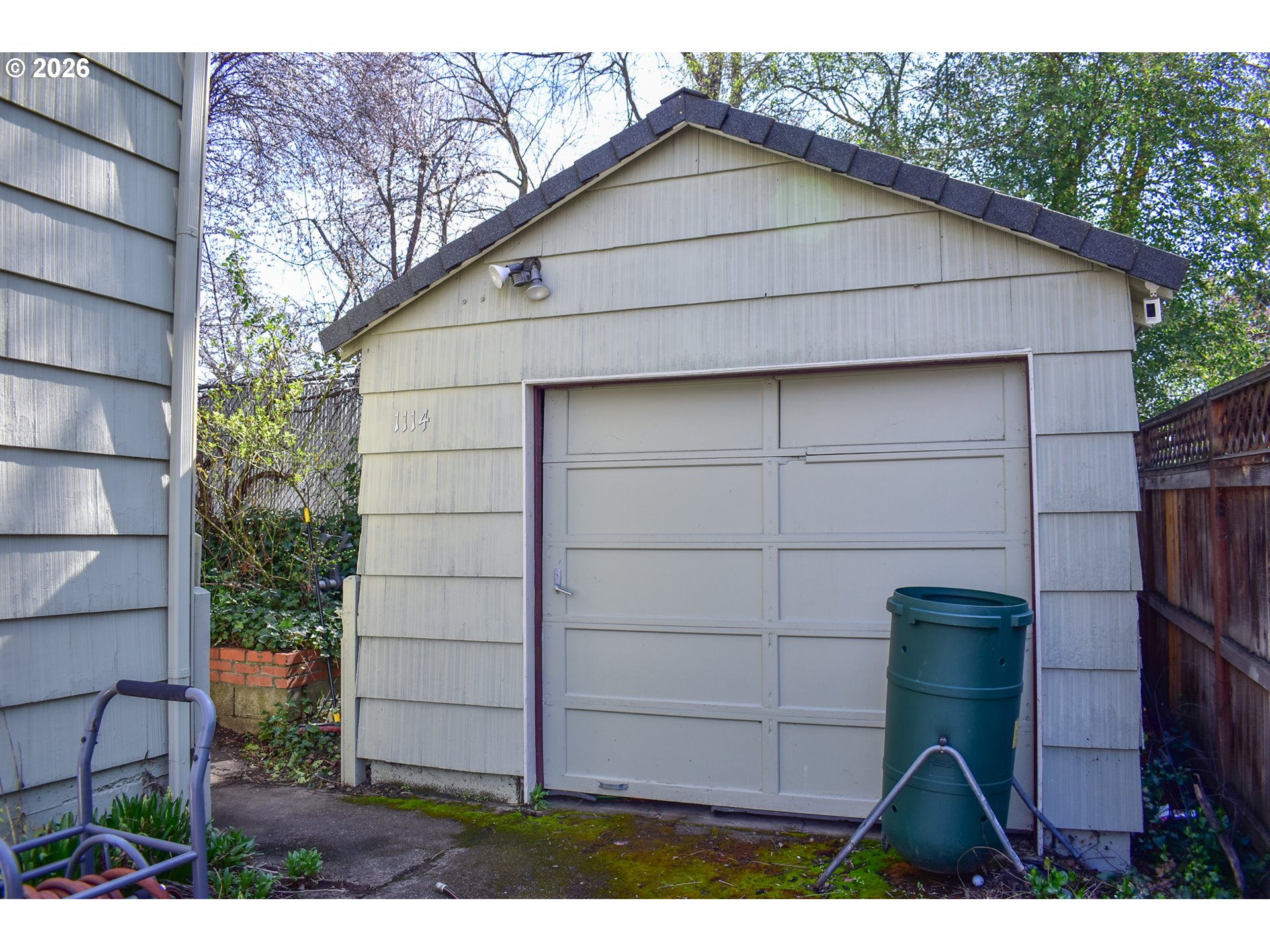 1114 Reddy Avenue Medford, OR 97504 - Photo 14 of 44