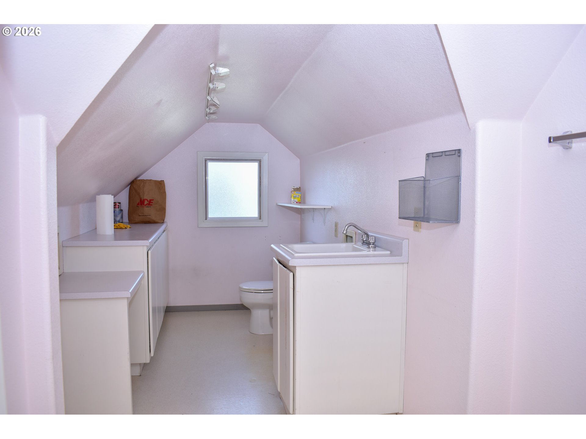 1114 Reddy Avenue Medford, OR 97504 - Photo 31 of 44