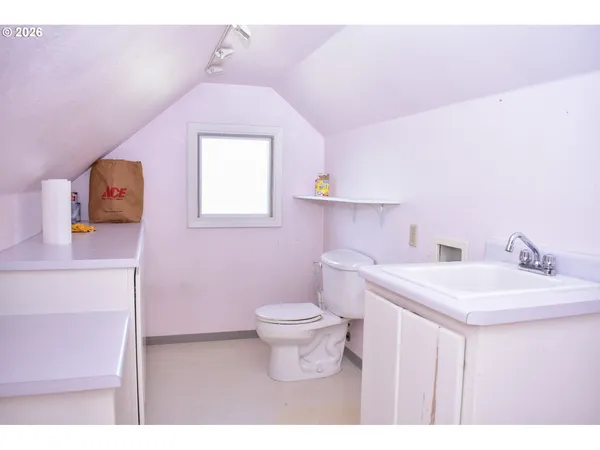 $410,000 | 1114 Reddy Avenue, Medford, OR 97504