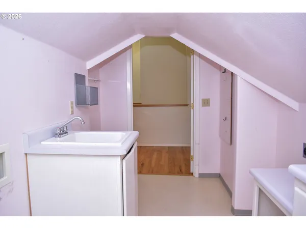 $410,000 | 1114 Reddy Avenue, Medford, OR 97504