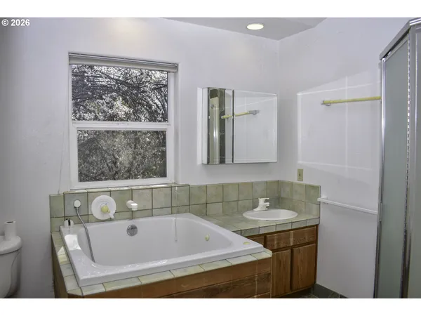 $410,000 | 1114 Reddy Avenue, Medford, OR 97504