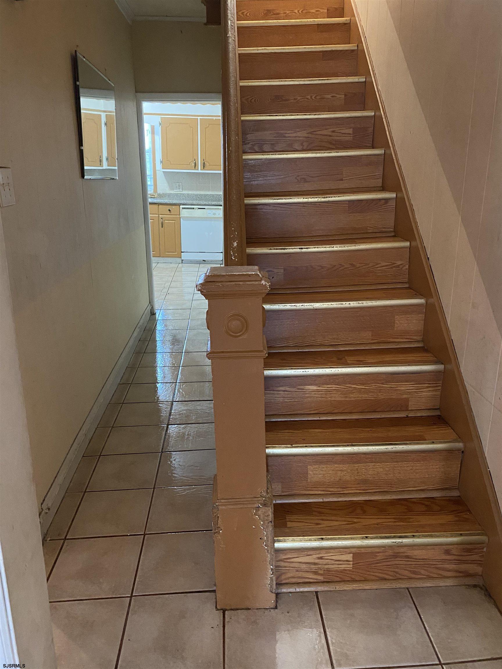 137 West Edgewater Avenue Pleasantville, NJ 08232 - Photo 14 of 36 a view of entryway with wooden floor