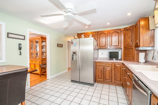 22 Cranberry Road Dracut, MA 01826 - Photo 7 of 28 Gallery Image 7