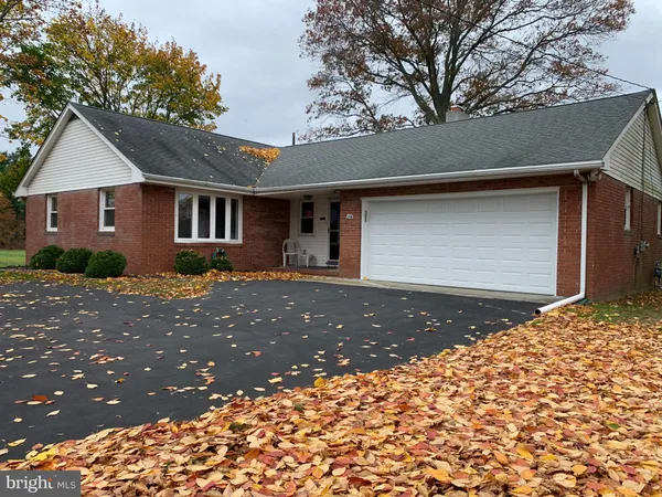 $2,300 | 116 North Golfwood Avenue, Carneys Point, NJ 08069