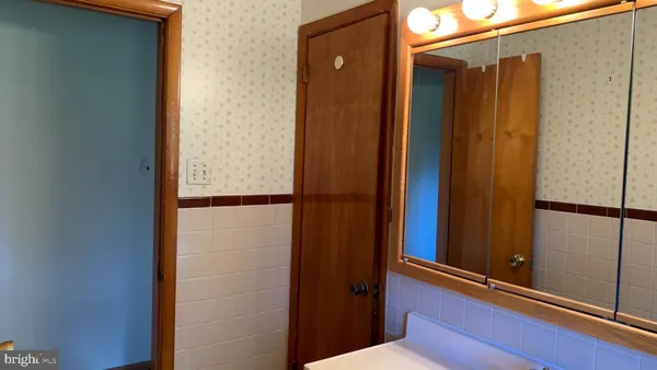 $2,300 | 116 North Golfwood Avenue, Carneys Point, NJ 08069