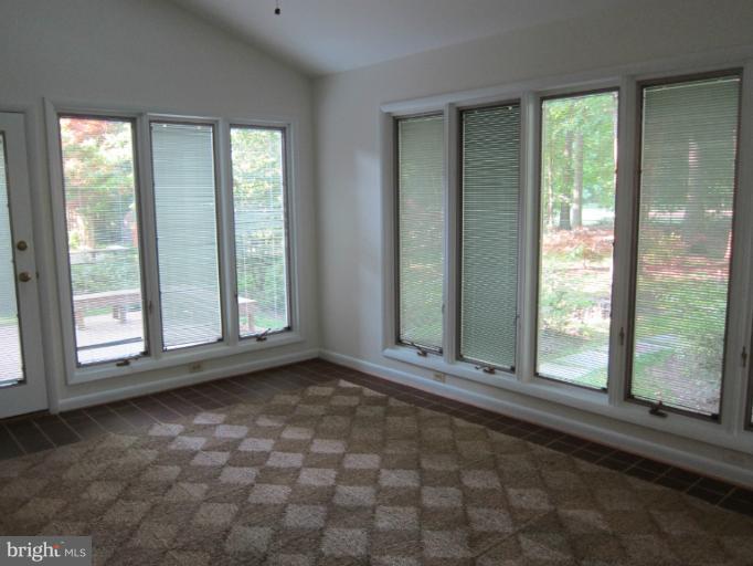 5905 Sherborn Lane Springfield, VA 22152 - Photo 4 of 12 Interior (General)