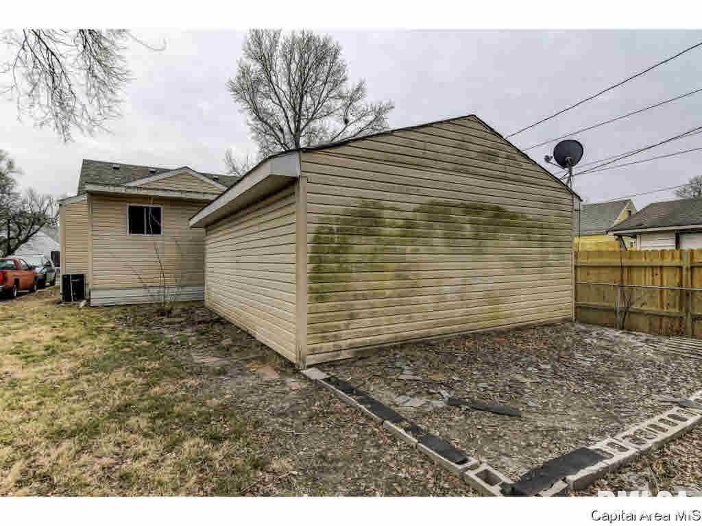 2253 East Keys Avenue Springfield, IL 62702 - Photo 29 of 31