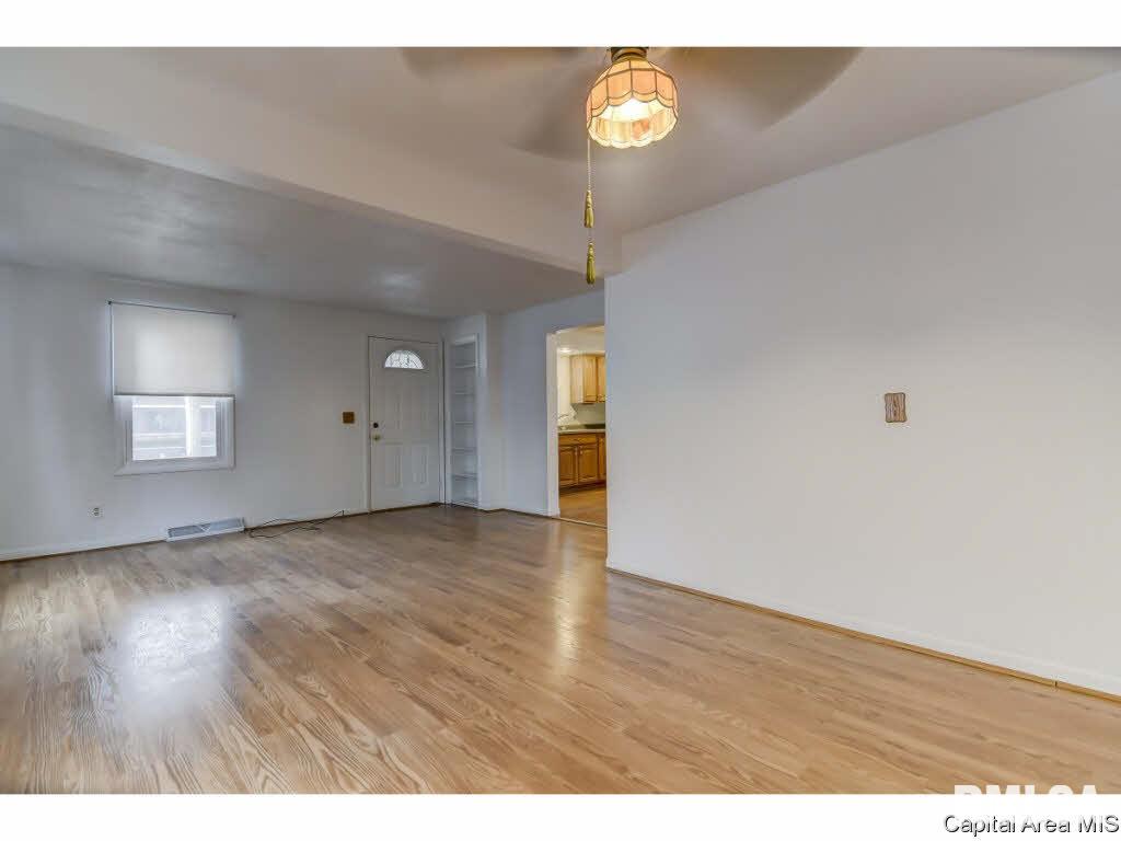 2253 East Keys Avenue Springfield, IL 62702 - Photo 9 of 31