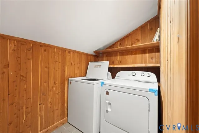a view of a storage & utility room