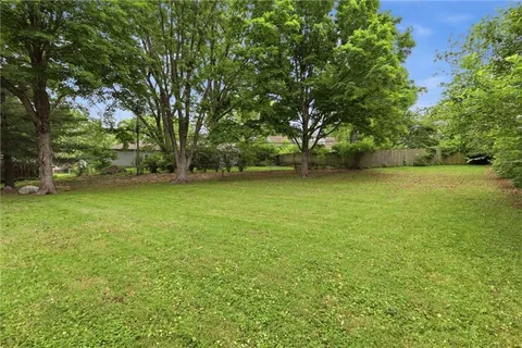 $395,000 | 6609 Nall Drive, Mission, KS 66202