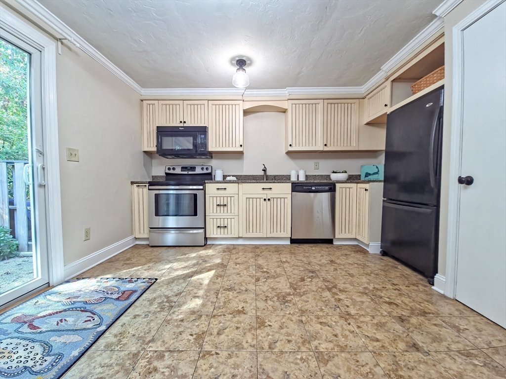 300 Falmouth Road, Unit 18E Mashpee, MA 02649 - Photo 9 of 33