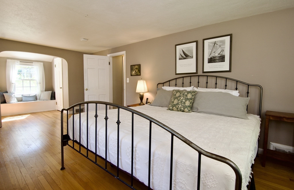 129 Chalmers Street Springfield, MA 01118 - Photo 33 of 42