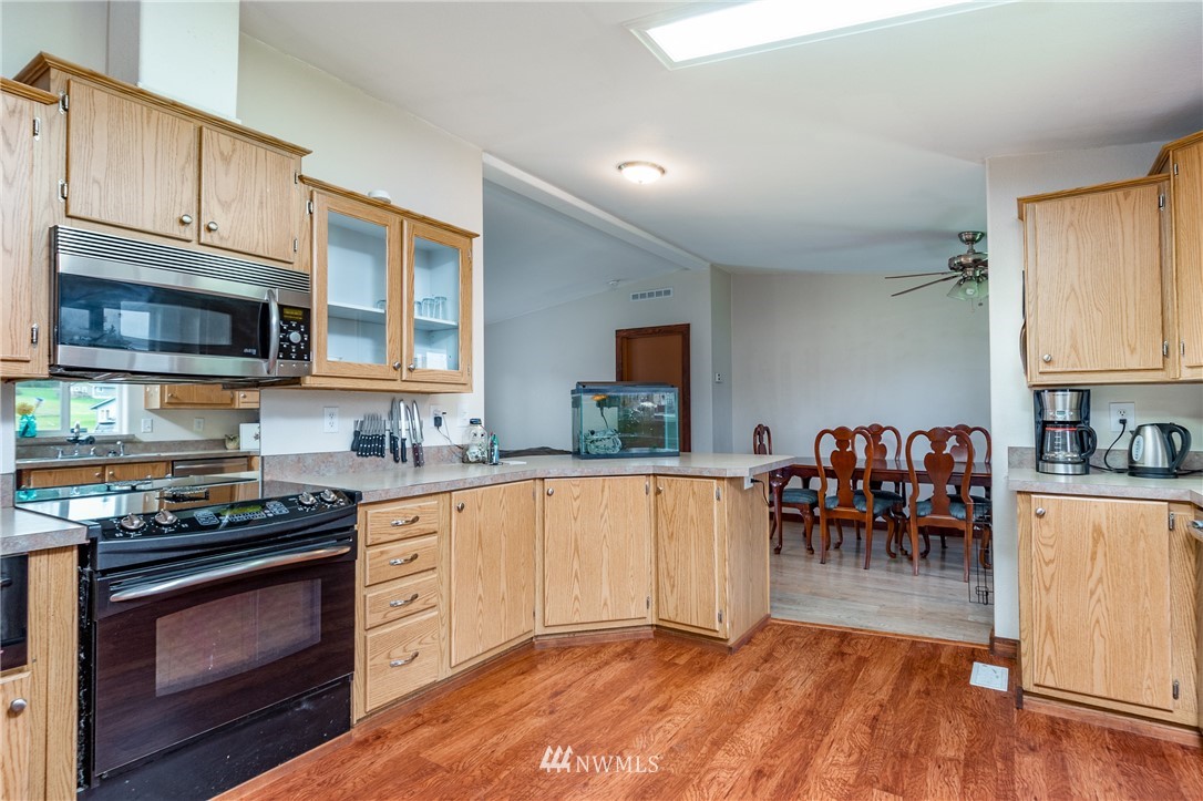 955 Riepma Avenue Oak Harbor, WA 98277 - Photo 5 of 21 Gallery Image 5