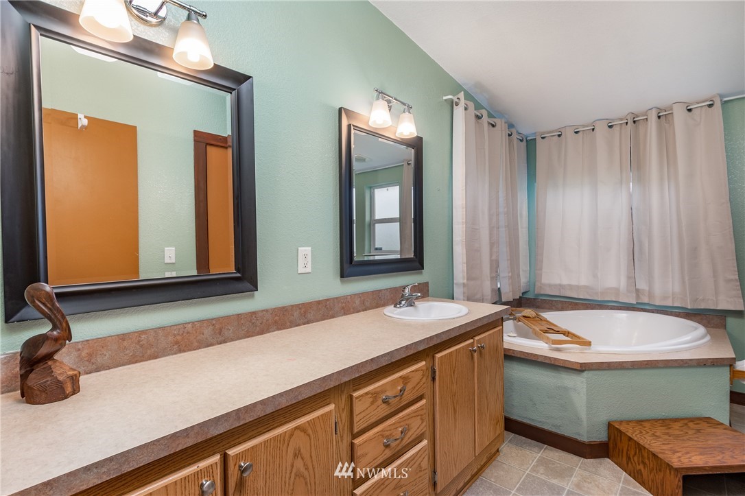 955 Riepma Avenue Oak Harbor, WA 98277 - Photo 10 of 21 Gallery Image 10