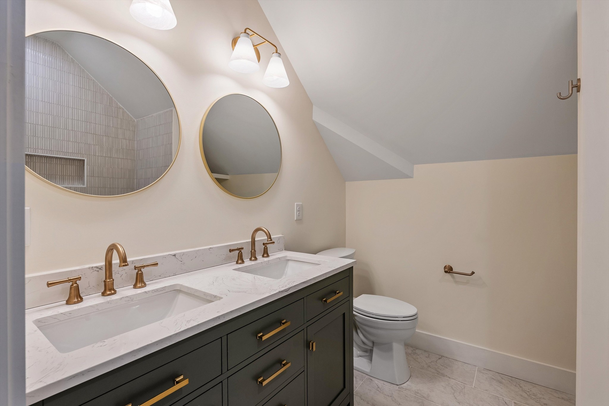 1629 Cairo Road Gallatin, TN 37066 - Photo 45 of 51 a bathroom with a toilet a sink and mirror