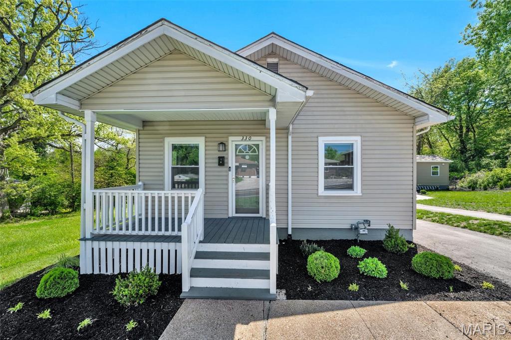 330 Chambers Road Riverview, MO 63137 - Photo 1 of 33
