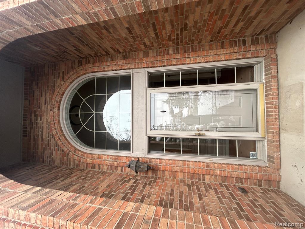 3904 Kaeleaf Road Lake Orion, MI 48360 - Photo 8 of 66