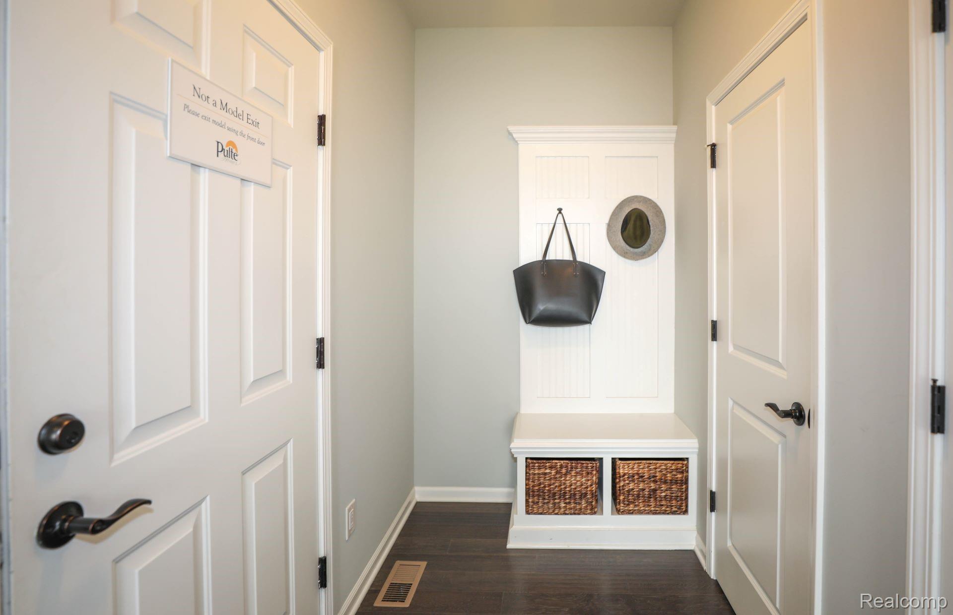 49420 Mapleton Road Canton, MI 48188 - Photo 13 of 17 Mudroom