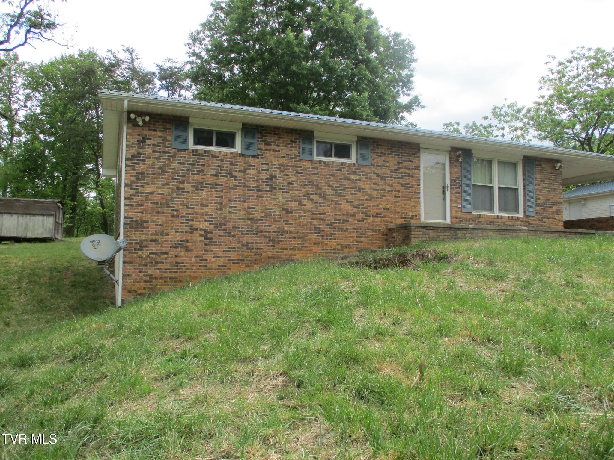 270 Forrest Road Fall Branch, TN 37656 - Photo 5 of 25 05 IMG_9313