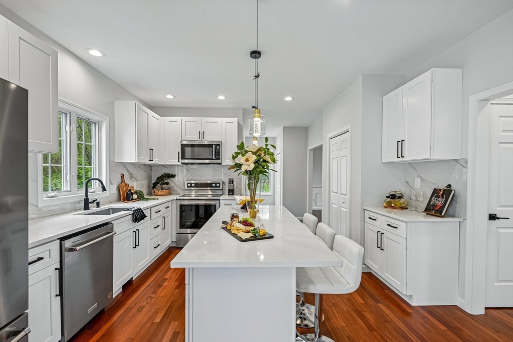 30 Clews Street Shrewsbury, MA 01545 - Photo 5 of 39