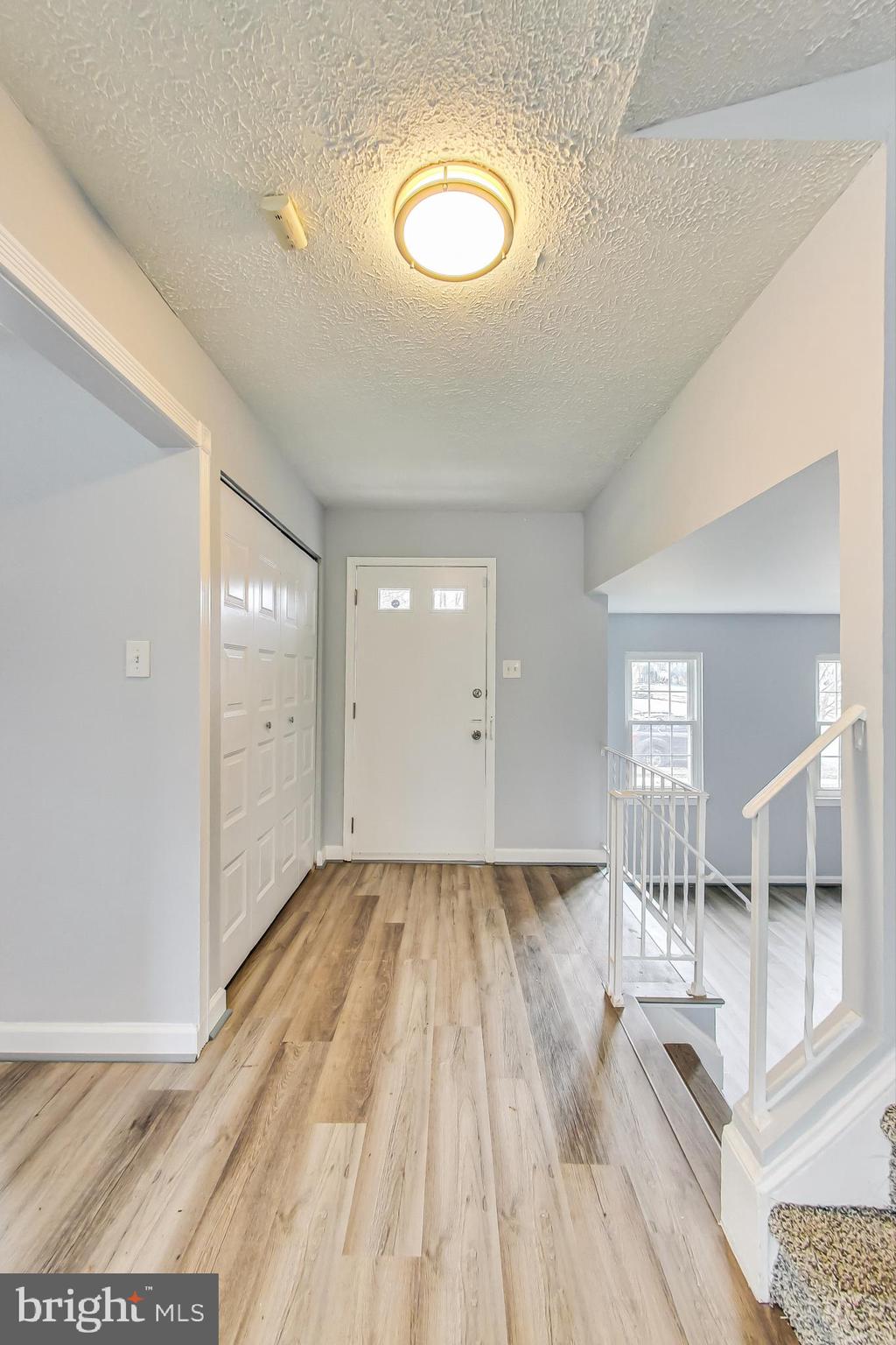 9209 Lancelot Road Fort Washington, MD 20744 - Photo 4 of 59 Foyer