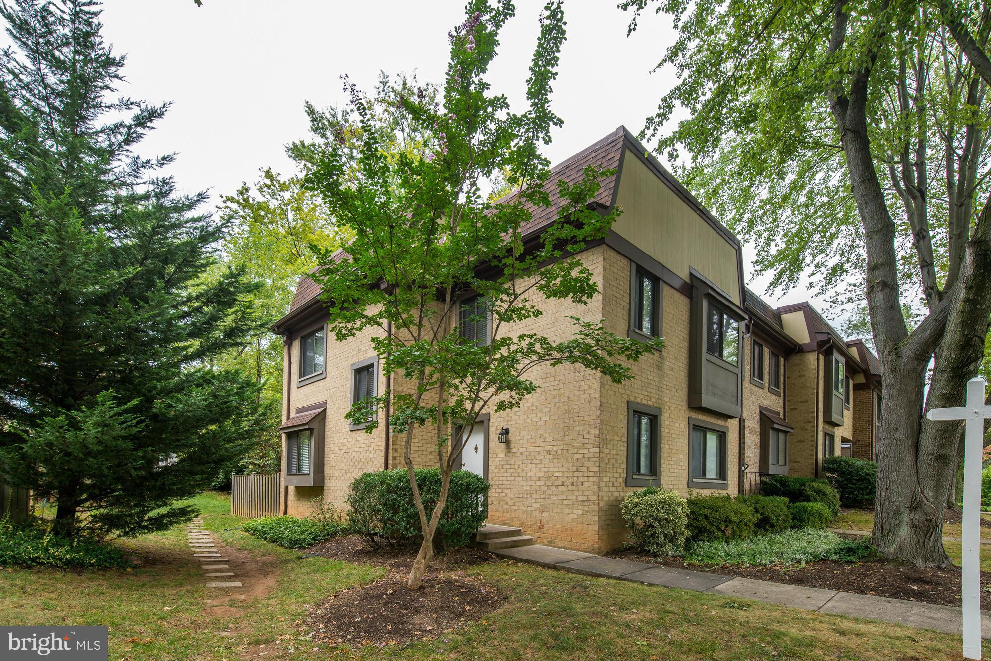 2924 Jermantown Road, Unit 16 Oakton, VA 22124 - Photo 1 of 19 Exterior (Front)