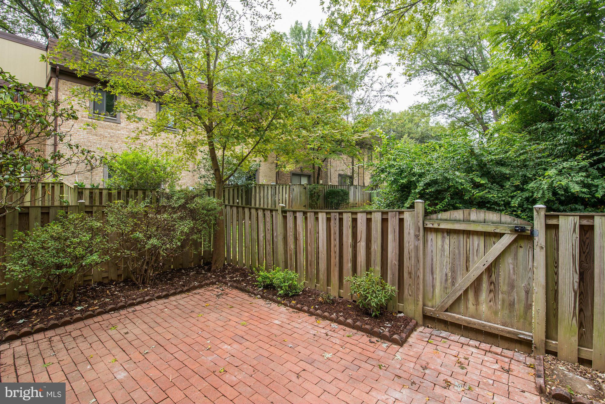 2924 Jermantown Road, Unit 16 Oakton, VA 22124 - Photo 18 of 19 Patio