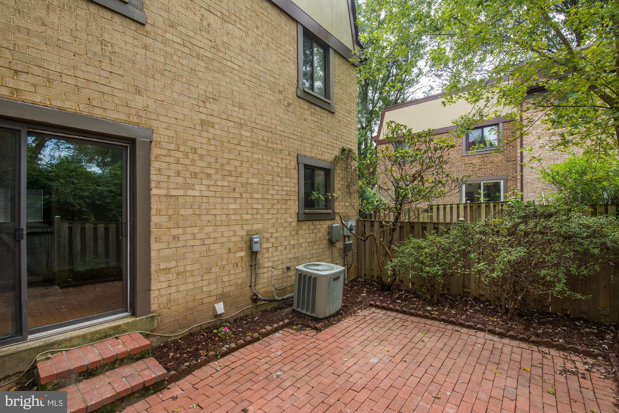 2924 Jermantown Road, Unit 16 Oakton, VA 22124 - Photo 19 of 19 Patio