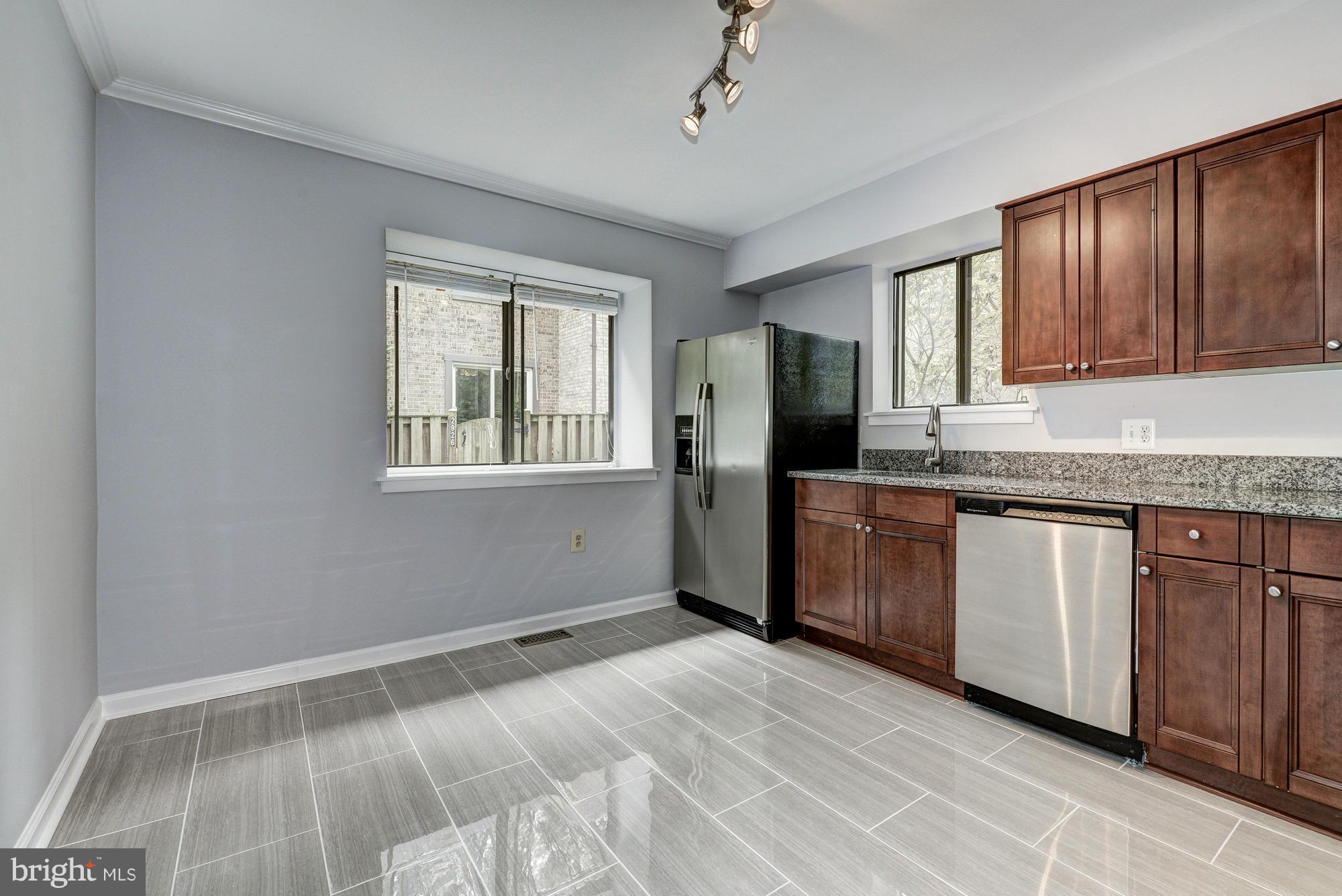 2924 Jermantown Road, Unit 16 Oakton, VA 22124 - Photo 7 of 19 Kitchen