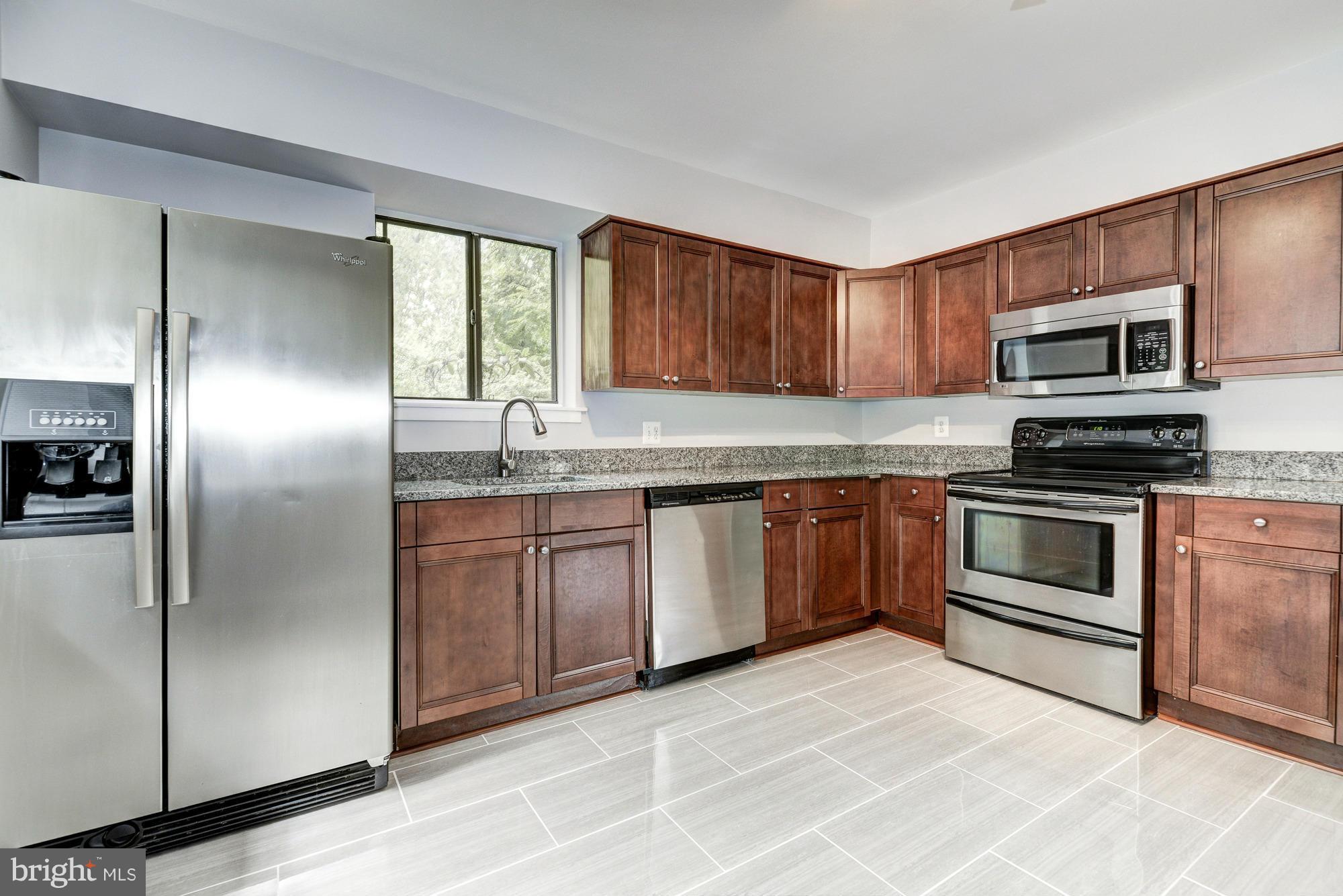 2924 Jermantown Road, Unit 16 Oakton, VA 22124 - Photo 8 of 19 Kitchen