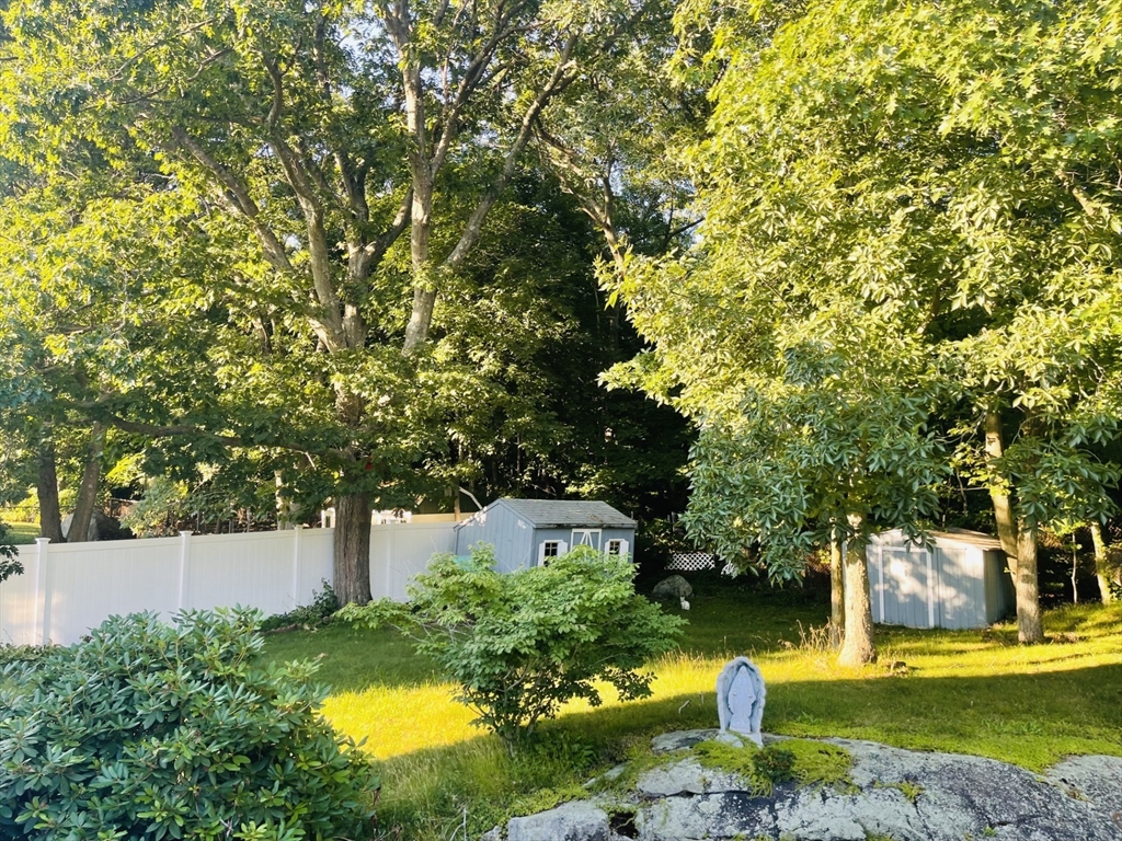 52 Westview Road Lynn, MA 01902 - Photo 31 of 32 a front view of a house with garden