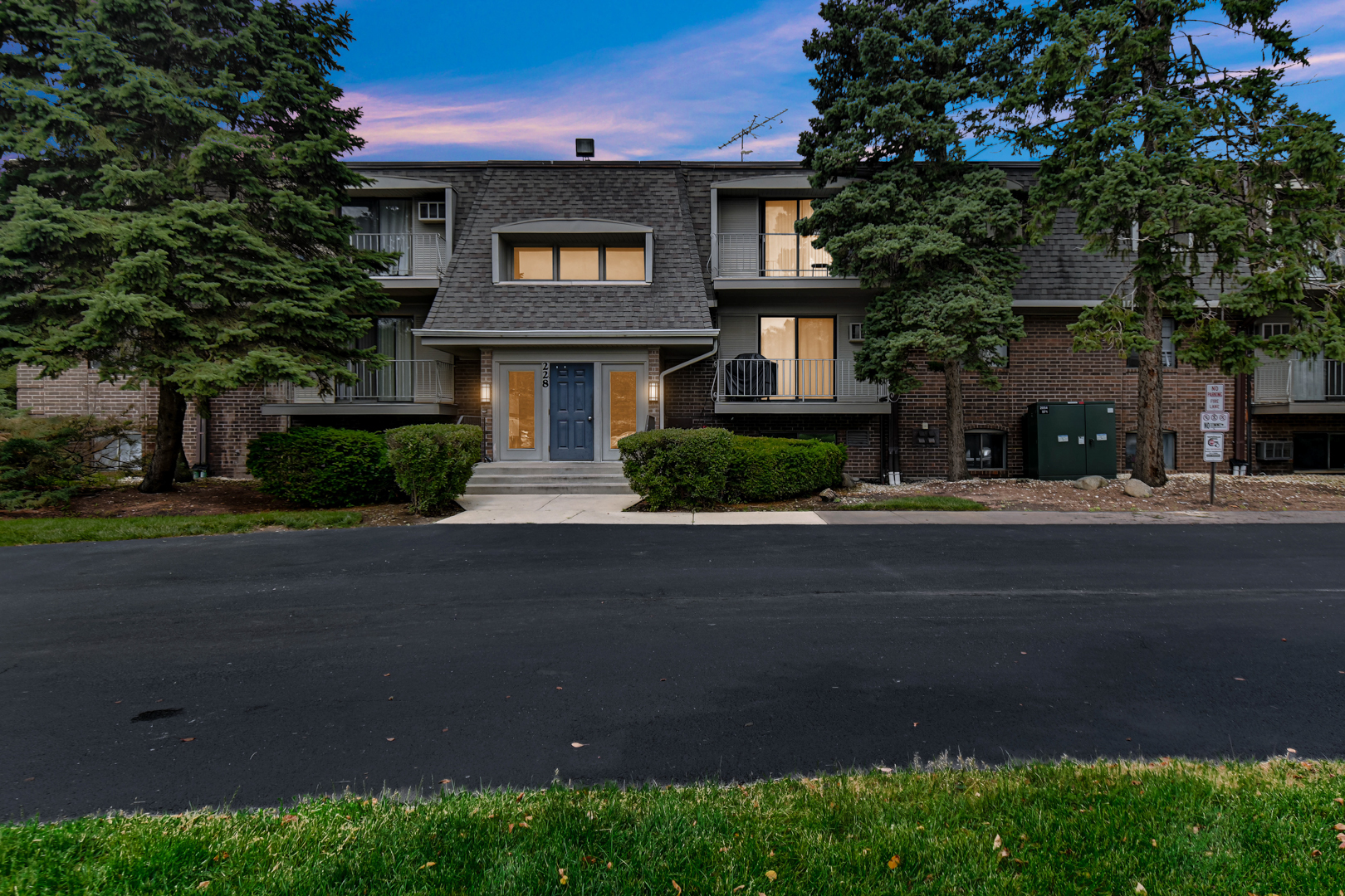 228 East Bailey Road, Unit A Naperville, IL 60565 - Photo 3 of 23