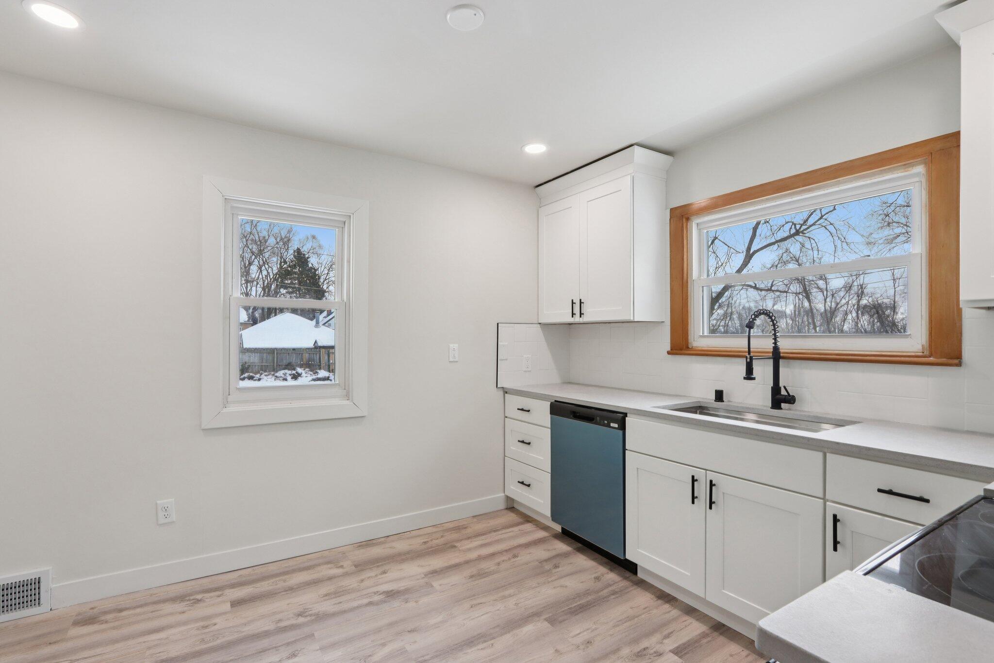 6212 North 106th Street Milwaukee, WI 53225 - Photo 12 of 26 14-web-or-mls-N 106th St-S0202-014