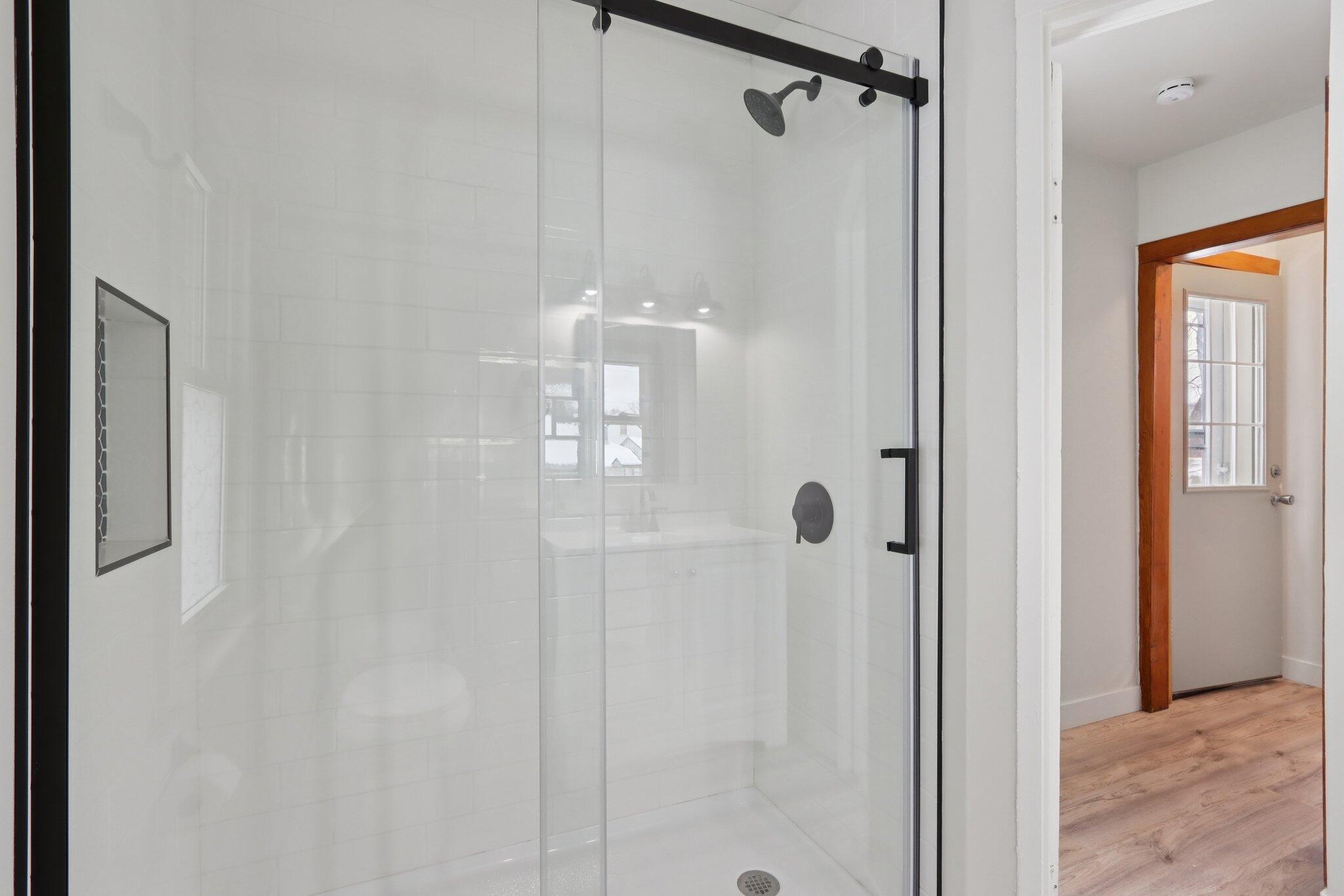 6212 North 106th Street Milwaukee, WI 53225 - Photo 15 of 26 21-web-or-mls-N 106th St-S0202-021