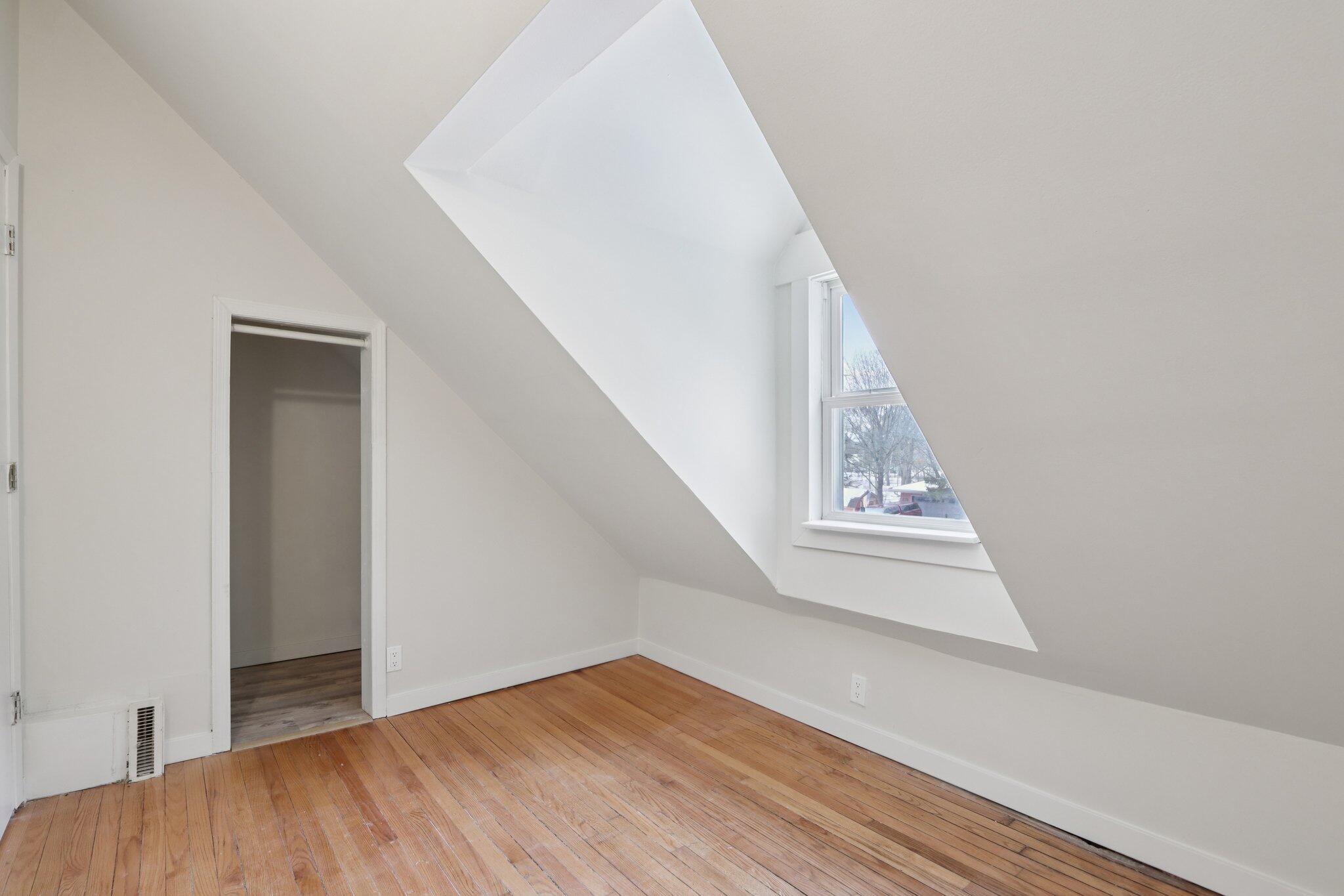 6212 North 106th Street Milwaukee, WI 53225 - Photo 17 of 26 25-web-or-mls-N 106th St-S0202-025