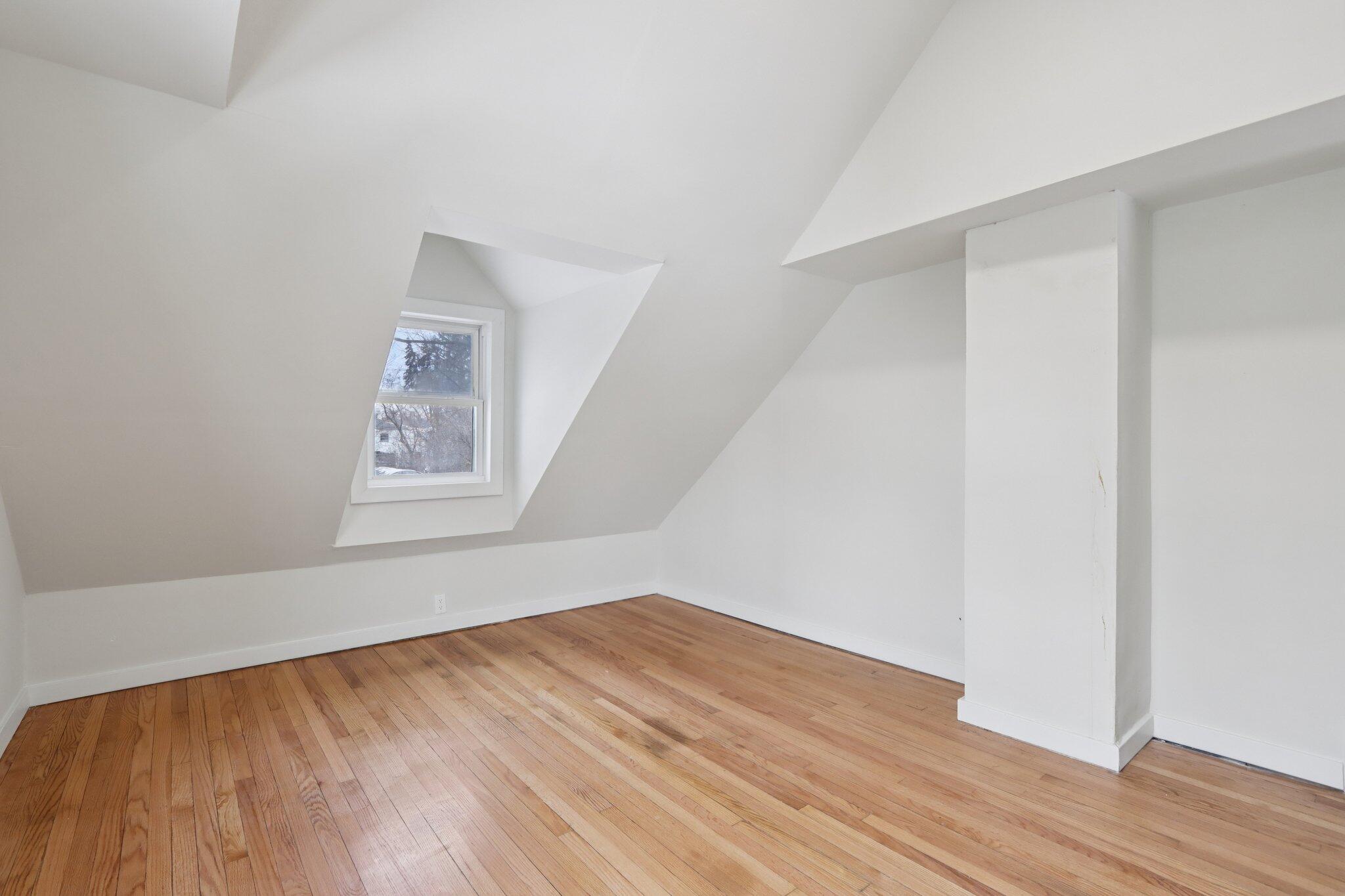 6212 North 106th Street Milwaukee, WI 53225 - Photo 21 of 26 30-web-or-mls-N 106th St-S0202-030