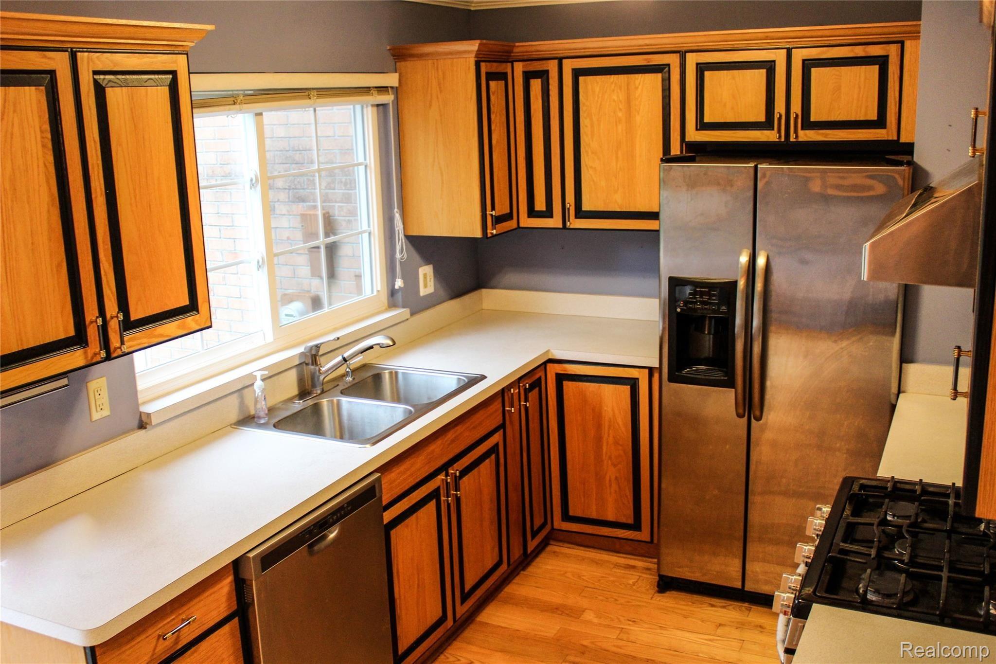 1462 Knights Ridge Court Rochester, MI 48306 - Photo 14 of 49 Kitchen 3.jpg