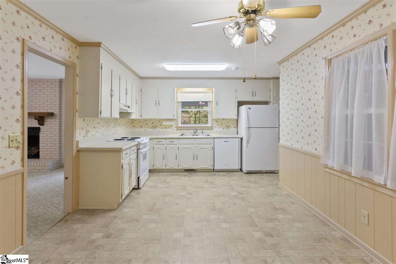 115 Royal Oak Road Greenville, SC 29607 - Photo 7 of 26 Gallery Image 7