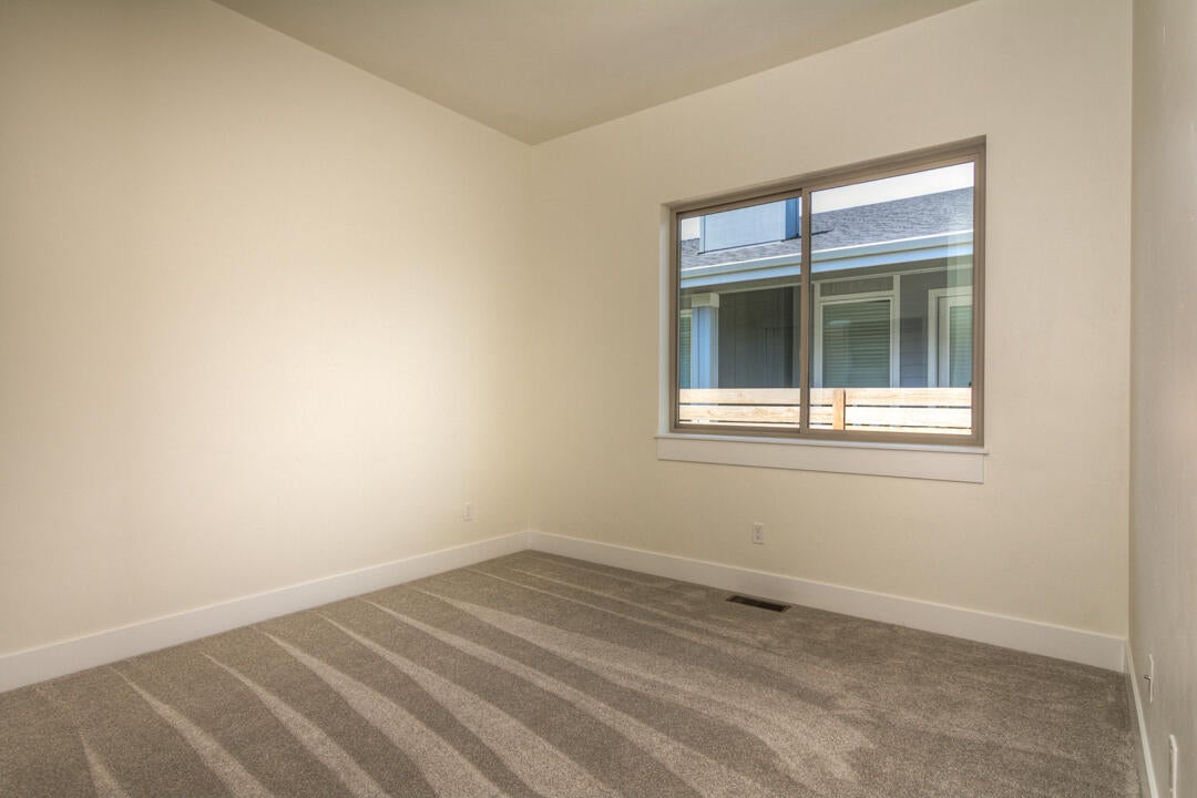 696 Northwest Rimrock Drive Redmond, OR 97756 - Photo 30 of 41 Rimrock Ct NW 696 Web (32 of 35)