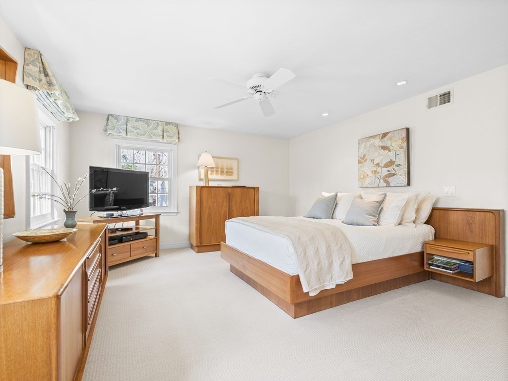 15 Norwich Road Wellesley, MA 02481 - Photo 14 of 23