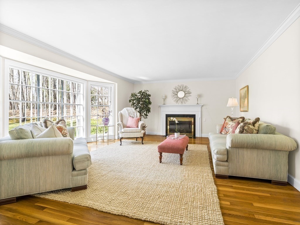 15 Norwich Road Wellesley, MA 02481 - Photo 3 of 23