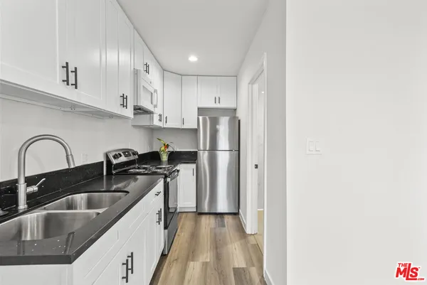 $1,350,000 | 1558 North Kenmore Avenue, Los Angeles, CA 90027