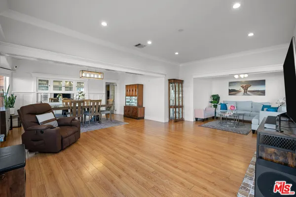 $1,350,000 | 1558 North Kenmore Avenue, Los Angeles, CA 90027