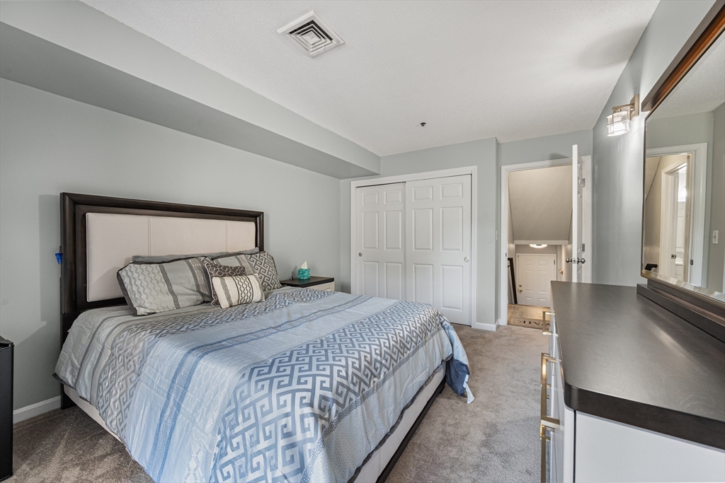 4 Duck Pond Road, Unit 211 Beverly, MA 01915 - Photo 11 of 26 Gallery Image 11