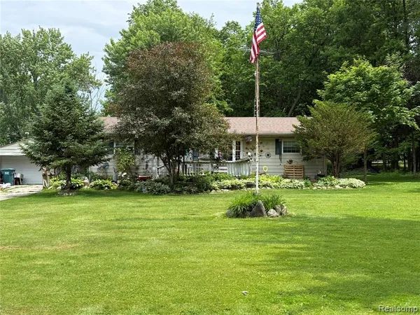 $198,000 | 1927 New Rochelle Drive, Lapeer, MI 48446