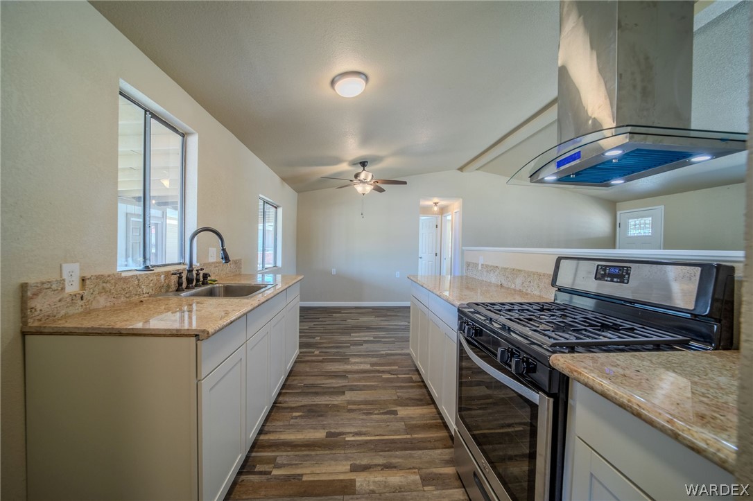 1644 Palma Road Bullhead City, AZ 86442 - Photo 12 of 56 Kitchen